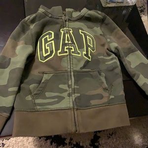 Gap camouflage sweater